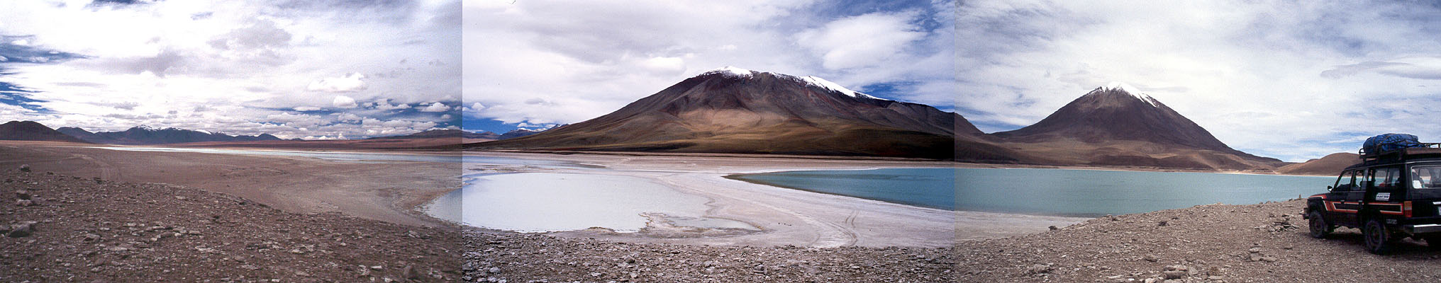 Photo panoramique de la Laguna Verde au pied du Licancabur (Bolivie)