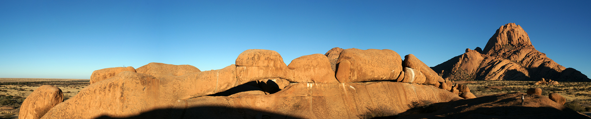 Photo panoramique de larche de pierre à Spitzkoppe