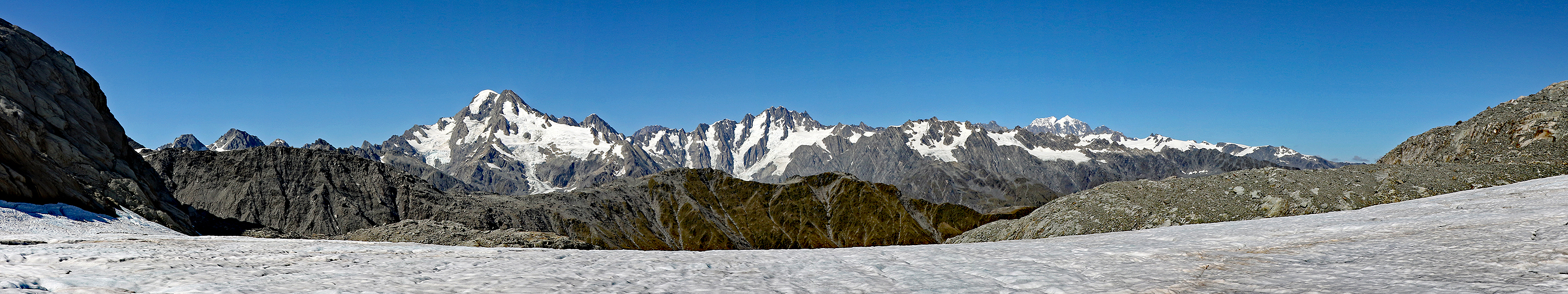 NOUVELLE-ZELANDE - photo panoramique du mont [q]Elie De Beaumont[q] à l [q]Aoraki / mont Cook[q]