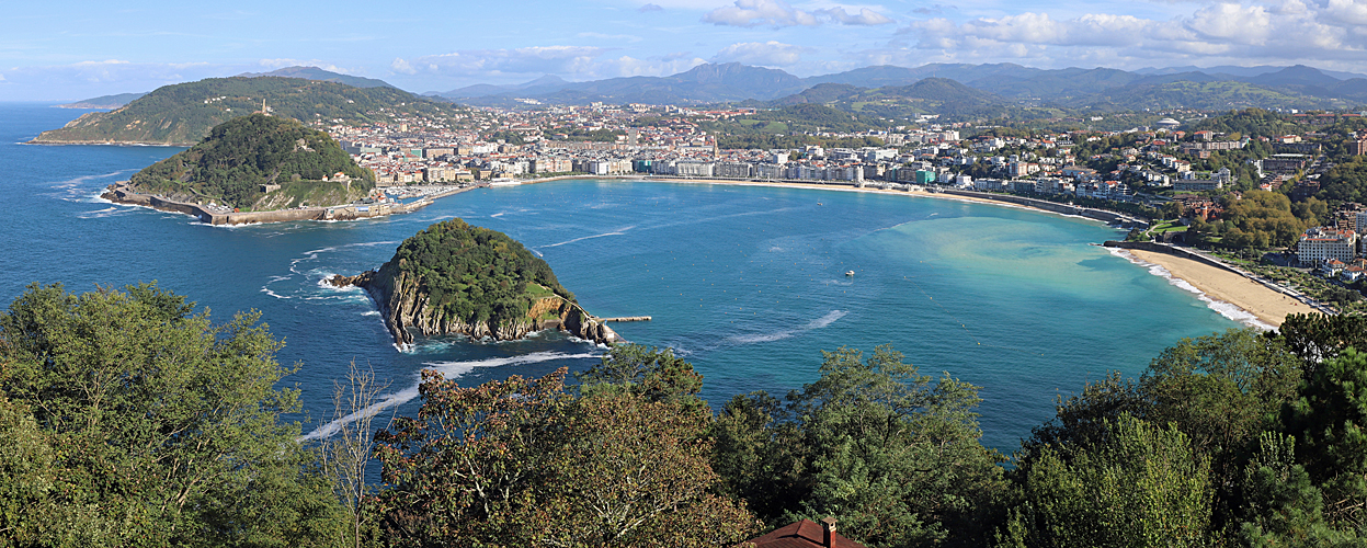 Photo panoramique de la baie de [q]San Sebastián[q] depuis le mont Igueldo (Pays Basque)