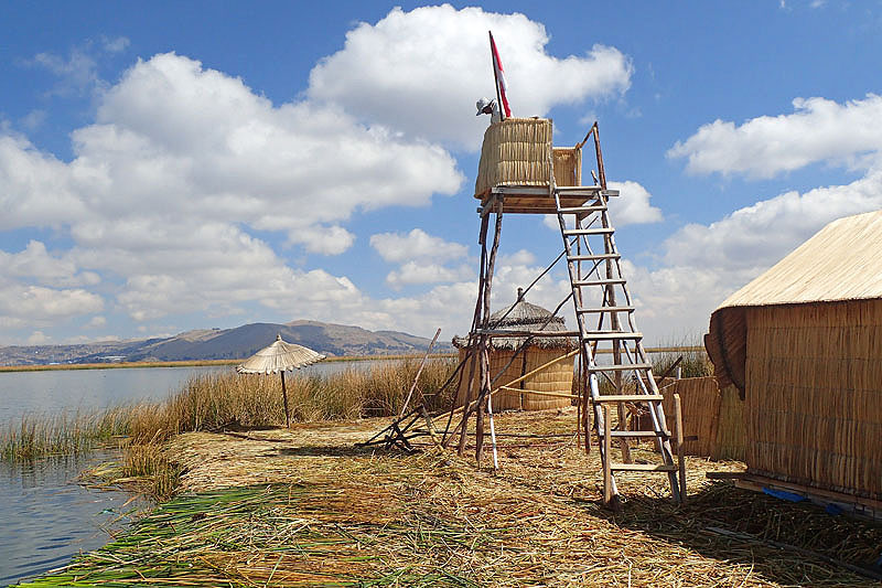Une île Uros - Lac Titicaca
