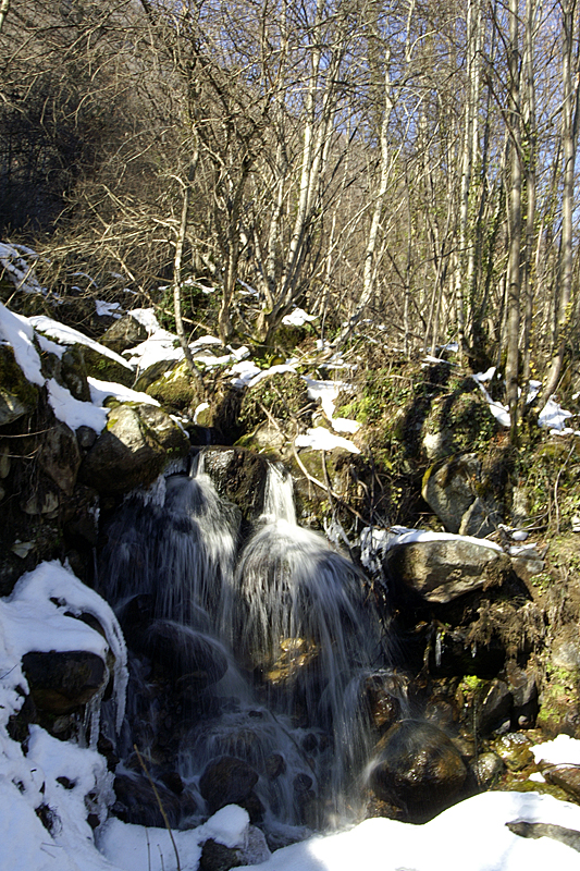 Ariège en raquette - Cascade dans la vallée d Aston