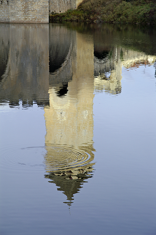 Reflets à Cahors - Reflet du Pont Valentré dans le Lot