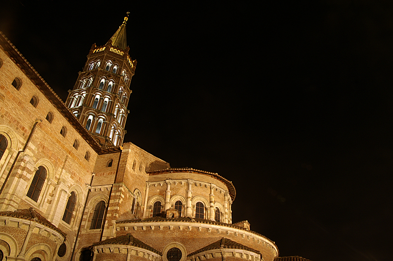 Toulouse de nuit - La basilique Saint-Sernin