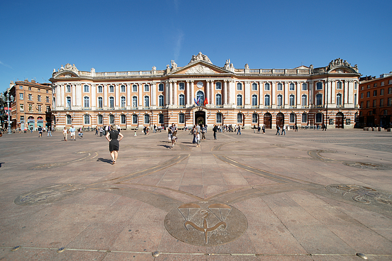 Toulouse, con ! - Le Capitole et la place éponyme