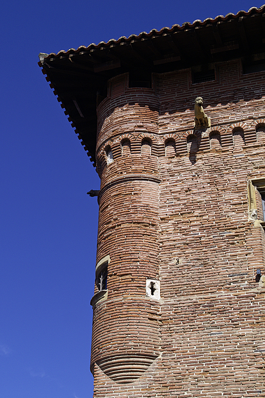 Toulouse, con ! - Façade du musée St Raymond