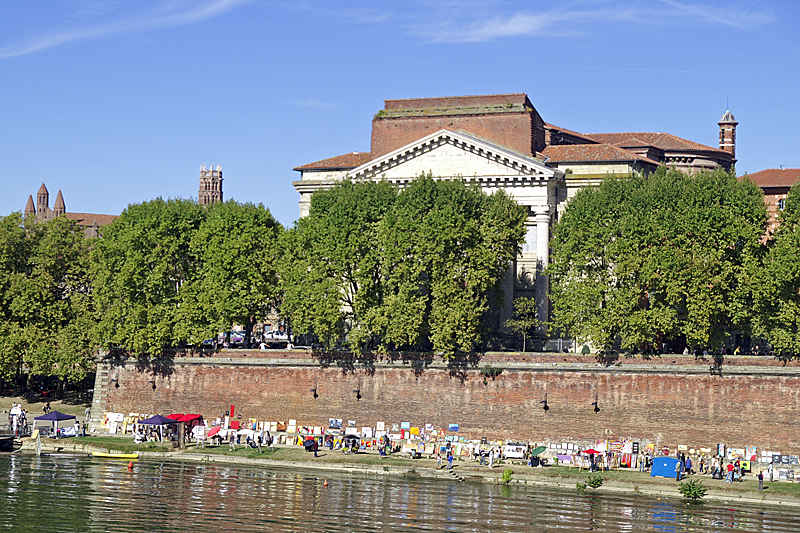 Toulouse, con ! - Quai de la Daurade et la basilique éponyme