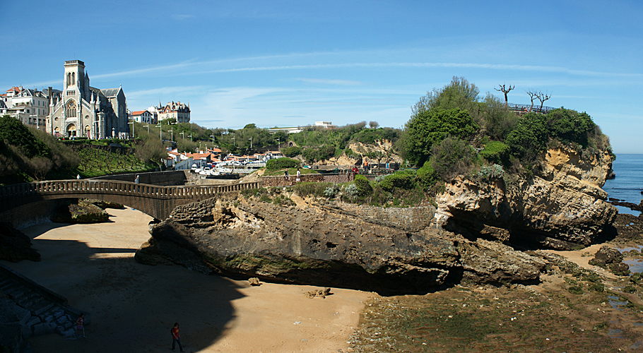 Biarritz - Bayonne - Biarritz - Eglise Ste Eugénie et[br]le port des Pêcheurs