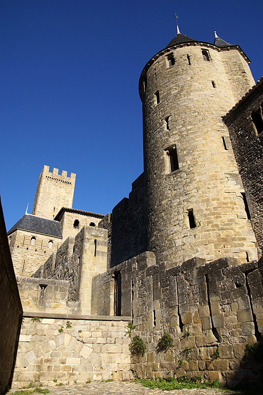 Carcassonne - Le château comtal depuis les lices, près de la porte de l Aude
