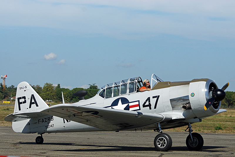 N avions à Francazal - North American T6