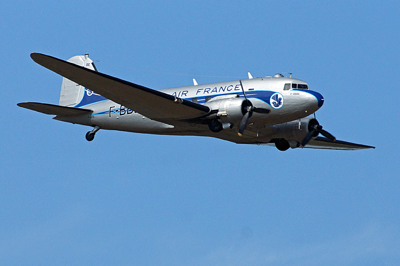 N avions à Francazal - Douglas DC-3 Dakota
