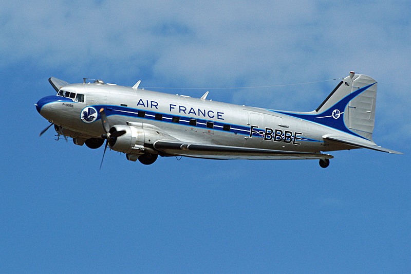 N avions à Francazal - Douglas DC-3 Dakota