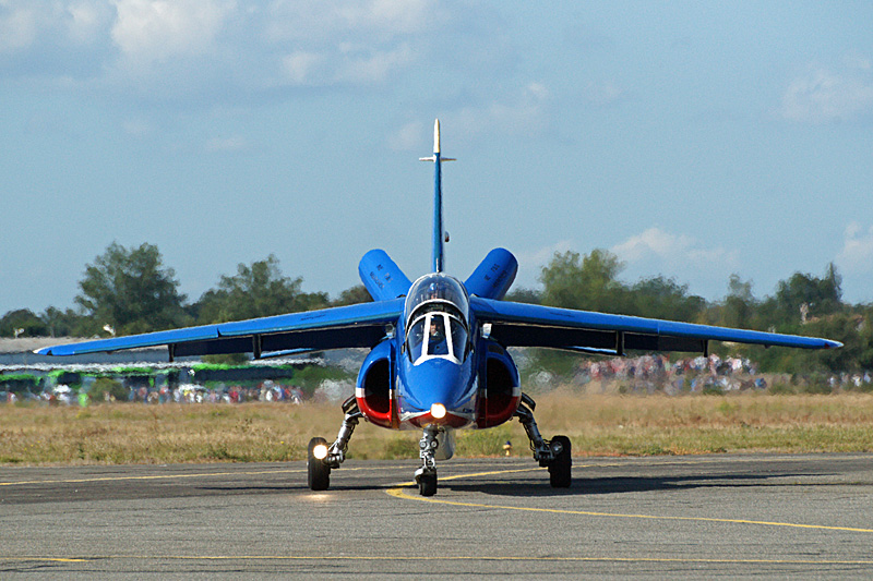 N avions à Francazal - Alpha Jet de la patrouille de France