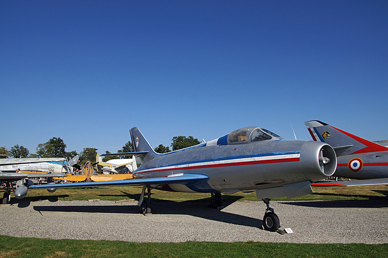 Ailes Anciennes - Dassault Mystère IV[br]aux couleurs de la Patrouille de France
