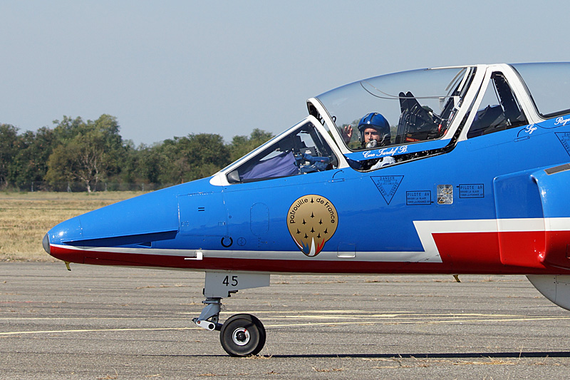 N avions à Francazal - Roulage de la patrouille de France[br](Alpha Jet)