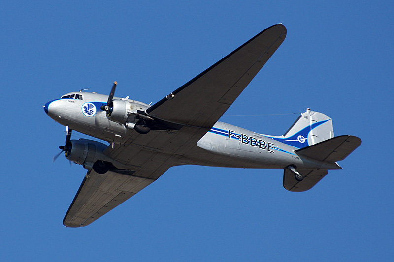 N avions à Francazal - Douglas DC-3 Dakota
