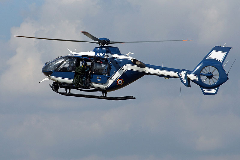 N avions à Francazal - Eurocopter EC135 de la Gendarmerie