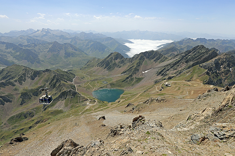 Pic du Midi - Le lac d Oncet depuis le sommet