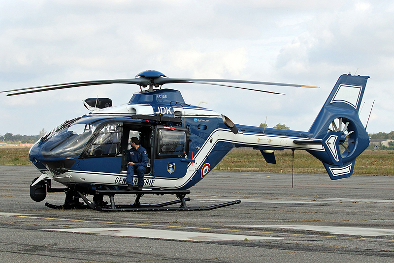 N avions à Francazal - (J1) Eurocopter EC135 de la Gendarmerie