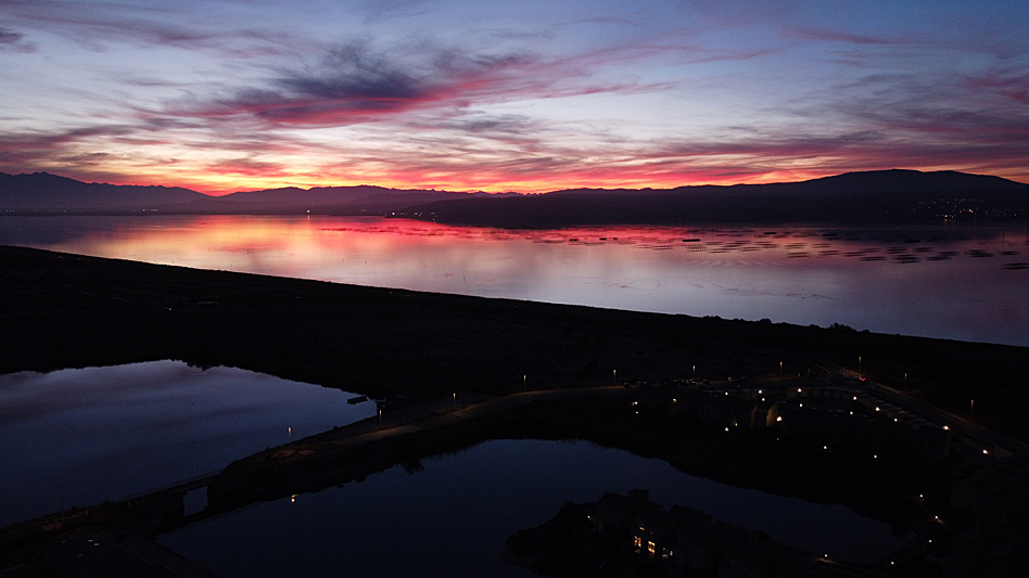 Château de Salveterra - Coucher de soleil sur l étang de Leucate