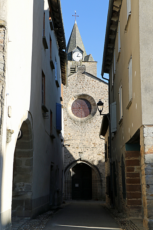 Flâneries en Rouergue ! - Sauveterre de Rouergue : la Collégiale Saint-Christophe