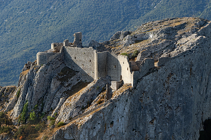Vol au-dessus des châteaux Cathares ! - La partie haute du château de Peyrepertuse