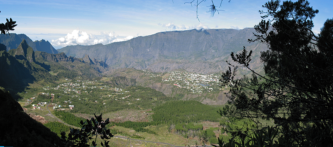 Photo panoramique du cirque de Cilaos depuis le coteau Kervéguen
