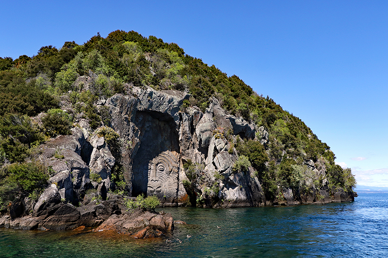[q]Ngātoroirangi[q] - lac Taupō