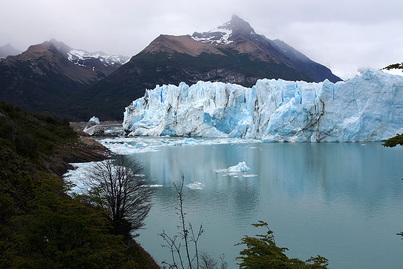 Passerelles devant le [q]Perito Moreno[q]