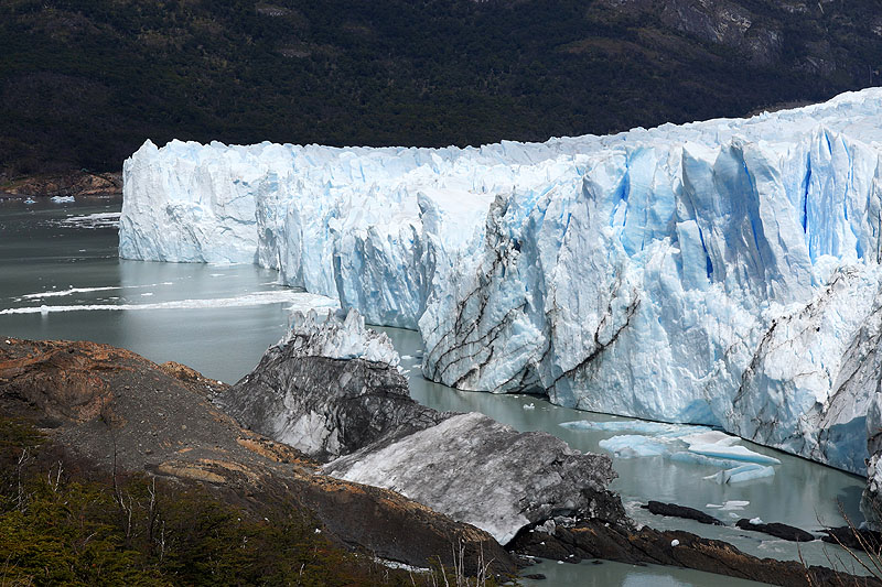 Passerelles devant le [q]Perito Moreno[q]