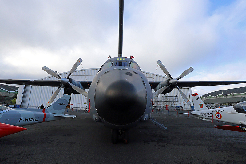 N avions à Francazal - (J1) C-160 Transall