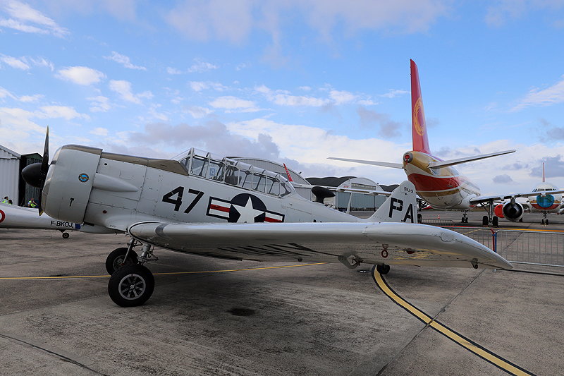 N avions à Francazal - (J1) North American T-6 Texan