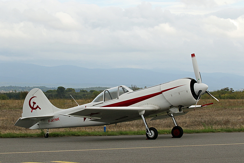 N avions à Carcassonne - Yakovlev Yak-50
