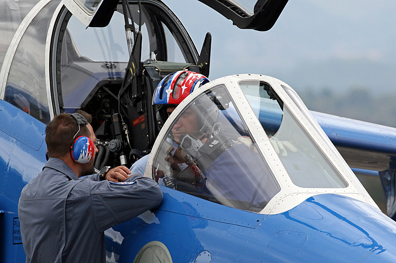 N avions à Carcassonne - Préparation de la Patrouille de France sur Alphajet