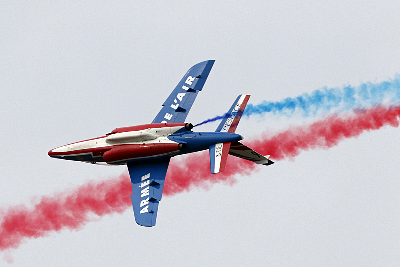 N avions à Carcassonne - Démonstration de la Patrouille de France sur Alphajet