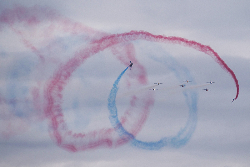N avions à Carcassonne - Démonstration de la Patrouille de France sur Alphajet