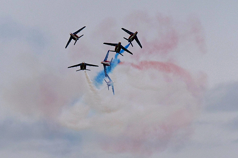 N avions à Carcassonne - Démonstration de la Patrouille de France sur Alphajet