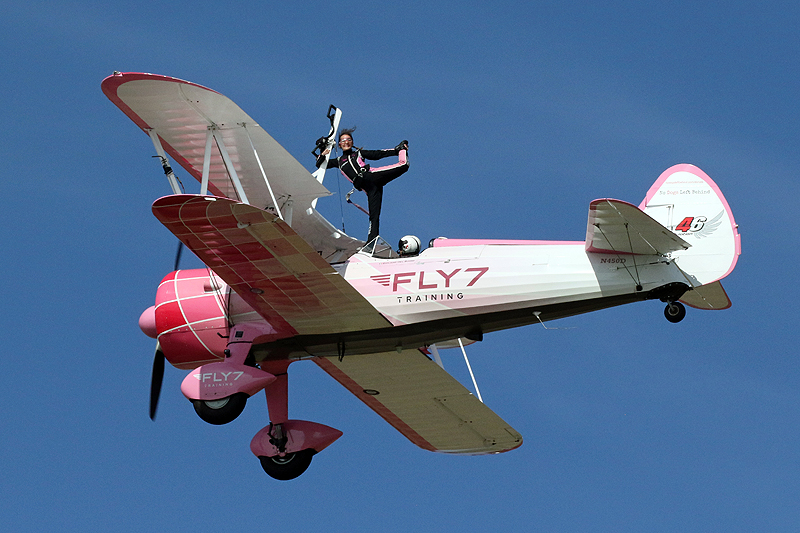 N avions à Carcassonne - Les Wingwalkers sur Boeing Stearman