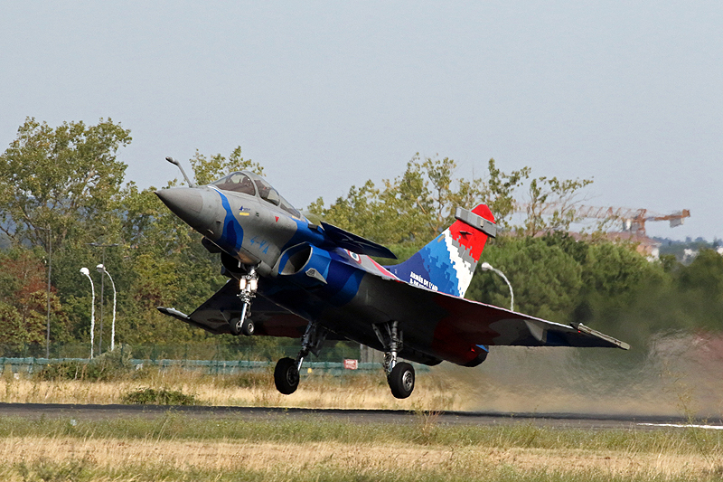 N avions à Carcassonne - Rafale Solo display au décollage