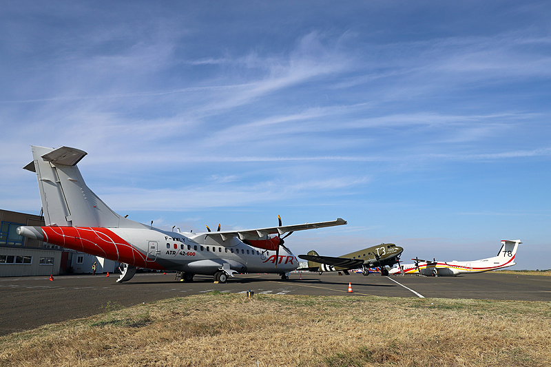 N avions à Carcassonne - Depuis l aire réservée aux spotters...