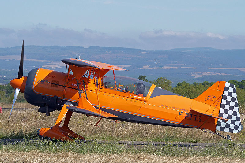 N avions à Carcassonne - Pitts Model 12 F-PTTS