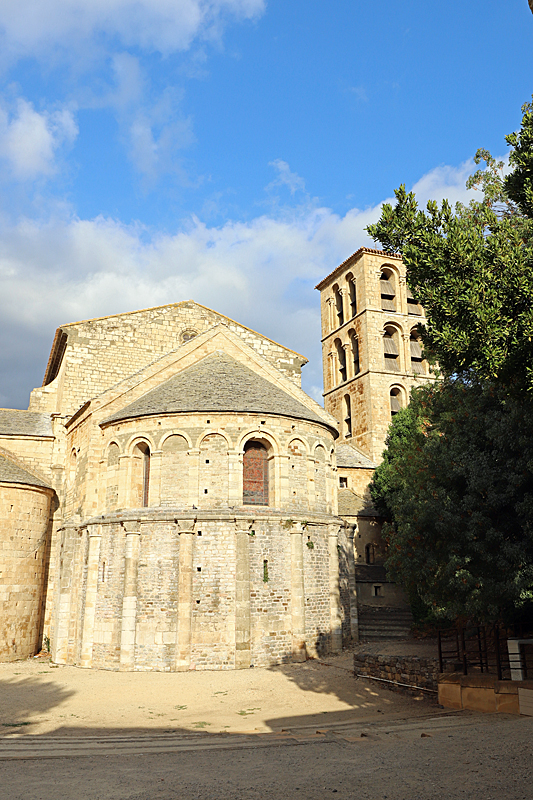Abbaye de Caunes-Minervois - Abside du XIème siècle et tour du XIIème siècle